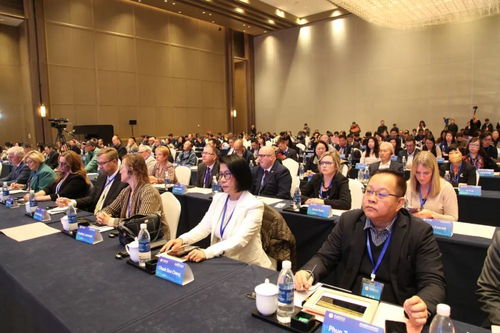 中外中小学校长齐聚徐州，共探教育变革与学校责任